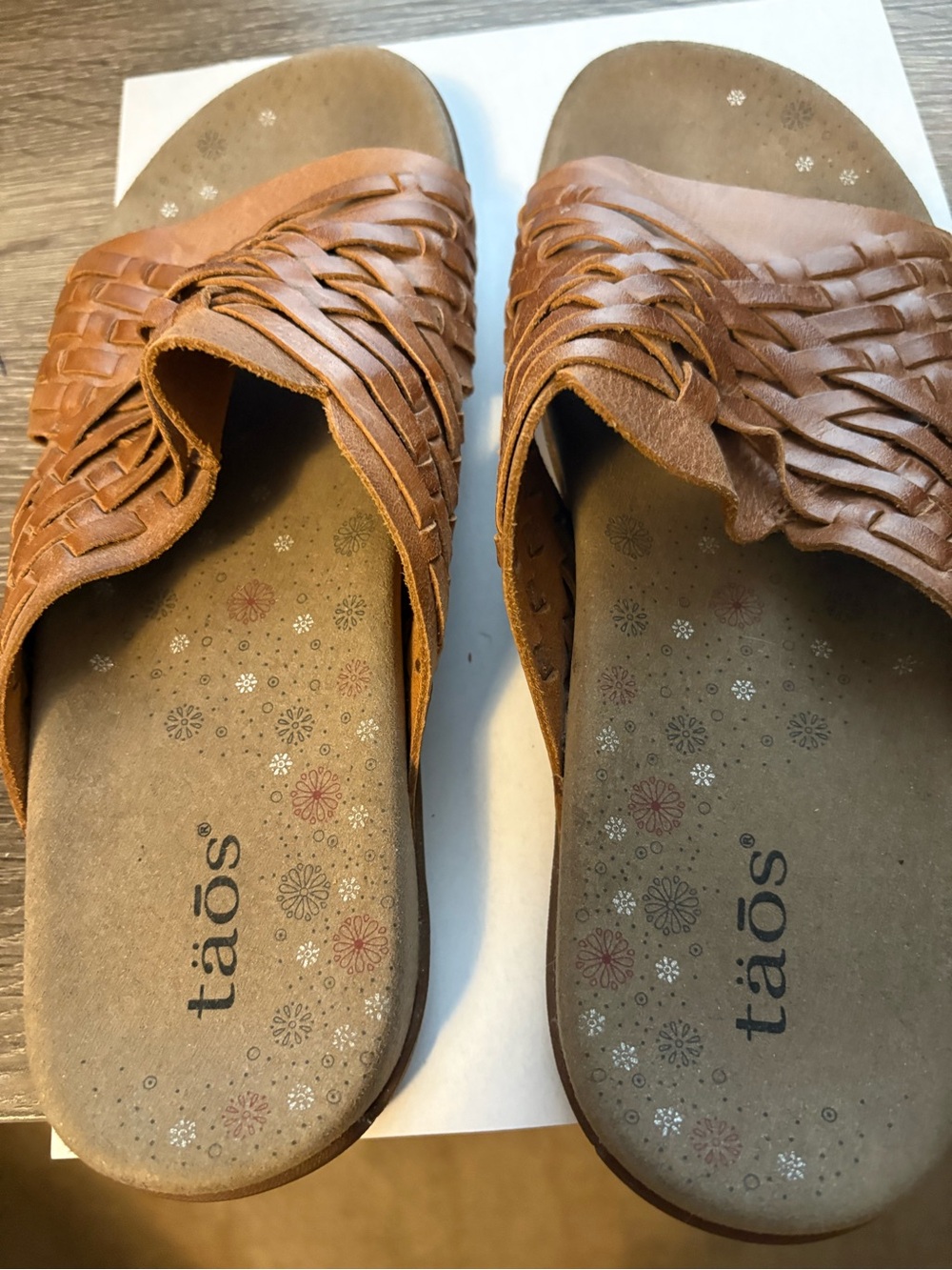 Taos Women's guru Woven Slide Sandals - Brown